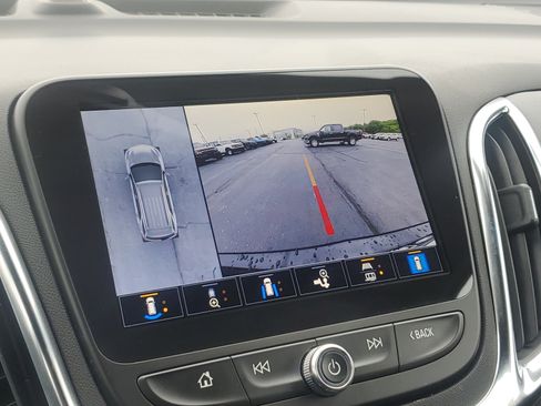 Used 2024 Chevrolet Equinox LT FWD image 25