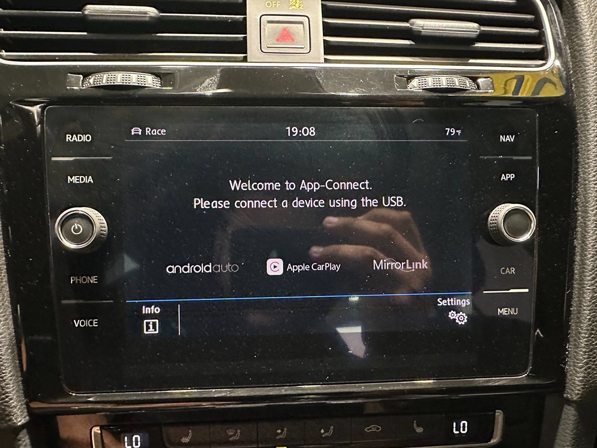 Used 2018 Volkswagen Golf 4-Door AWD/4WD image 36