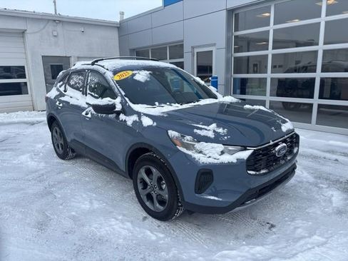 Used 2025 Ford Escape ST-Line w/ Tech Pack #1 image 2