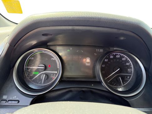 Used 2021 Toyota Camry XSE FWD image 11