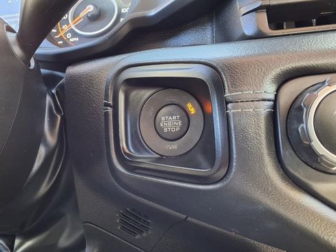 Used 2024 Jeep Wrangler Unlimited Rubicon AWD/4WD image 8