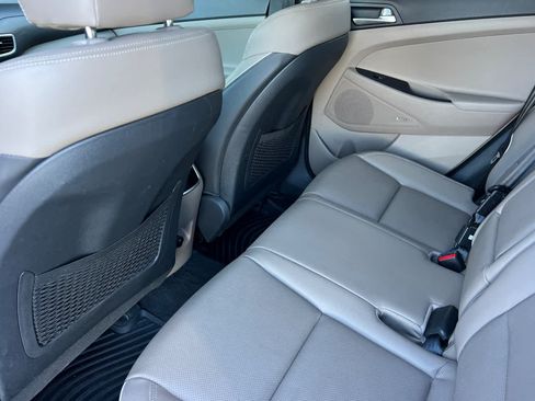 Used 2021 Hyundai Tucson Limited AWD/4WD image 4