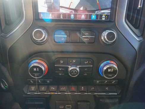 Used 2022 GMC Sierra 3500 Denali image 28