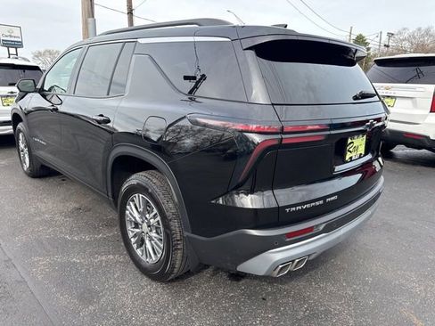 Certified 2025 Chevrolet Traverse LT w/ Driver Confidence Package AWD/4WD image 5