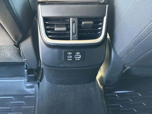 Used 2023 Subaru Outback Premium AWD/4WD image 27