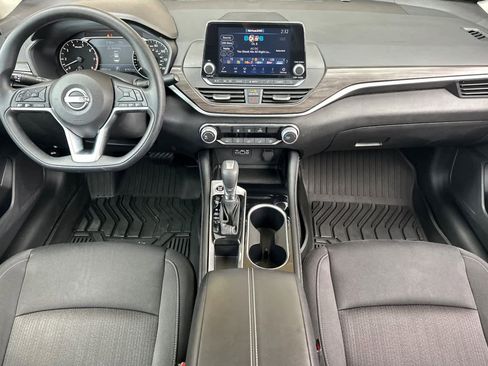 Used 2023 Nissan Altima 2.5 SV image 12