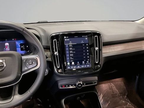 Certified 2023 Volvo XC40 B5 Plus w/ Protection Package Premier AWD/4WD image 9