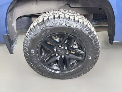 Used 2024 Chevrolet Silverado 1500 LT Trail Boss w/ Convenience Package II AWD/4WD image 28
