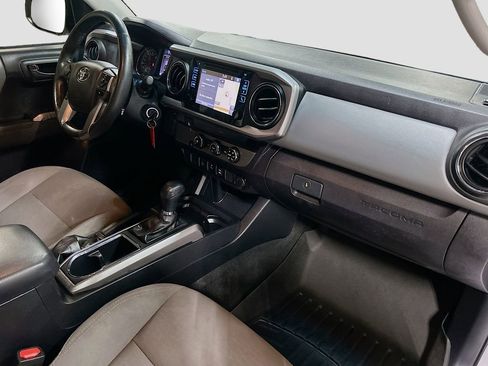 Used 2017 Toyota Tacoma SR5 w/ Tow Package image 27