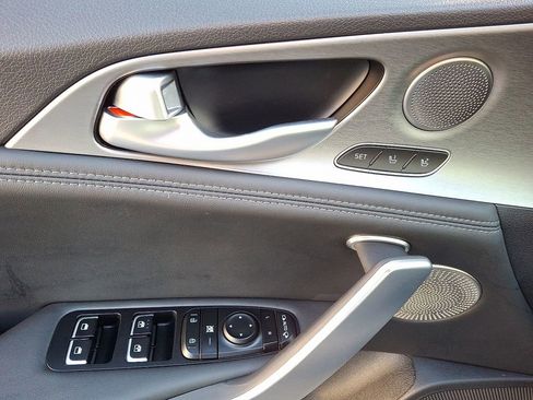 Used 2019 Kia Stinger GT1 image 13