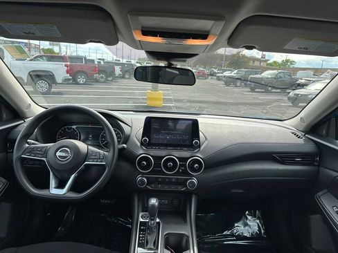Used 2024 Nissan Sentra SV FWD image 13