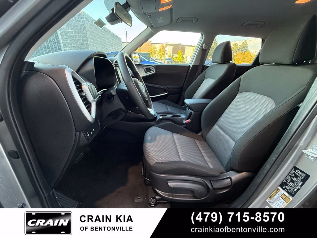 Used 2025 Kia Soul LX w/ LX Technology Package FWD image 21