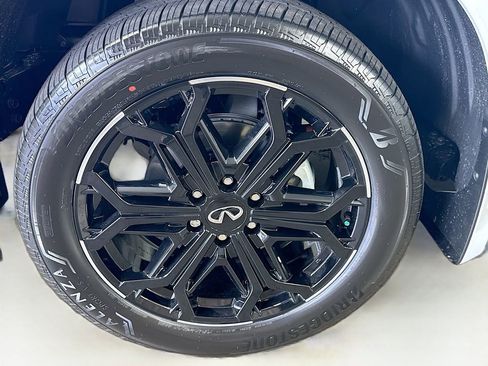 New 2026 INFINITI QX80 SPORT w/ Sport Exterior Package image 43