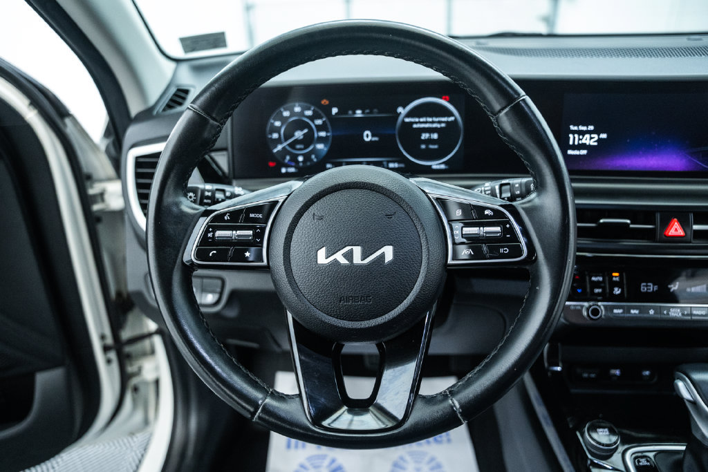 Used 2024 Kia Seltos S AWD/4WD image 32