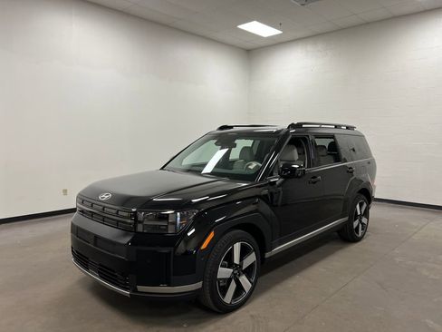 Used 2025 Hyundai Santa Fe Limited image 1