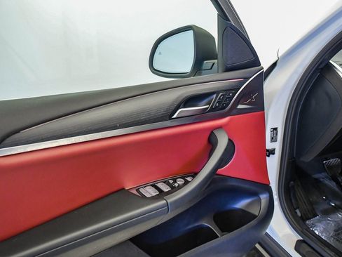 Certified 2023 BMW X4 xDrive30i w/ Premium Package image 19