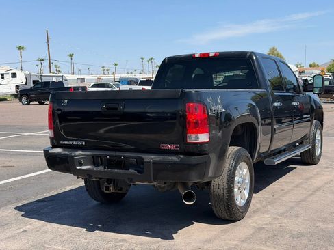 Used 2012 GMC Sierra 2500 Denali w/ Suspension Package, Off-Road AWD/4WD image 9