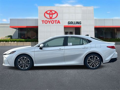 New 2026 Toyota Camry XLE image 5