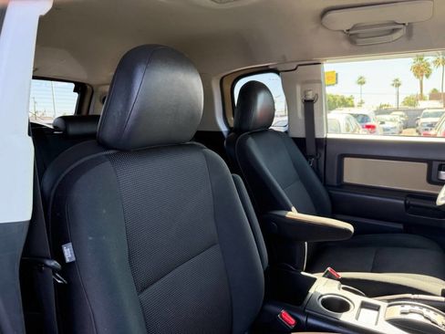 Used 2014 Toyota FJ Cruiser 4WD w/ Upgrade Package image 30