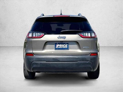 Used 2019 Jeep Cherokee Latitude w/ Popular Appearance Group FWD image 4