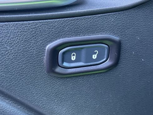 Used 2018 Jeep Wrangler Unlimited Rubicon image 13