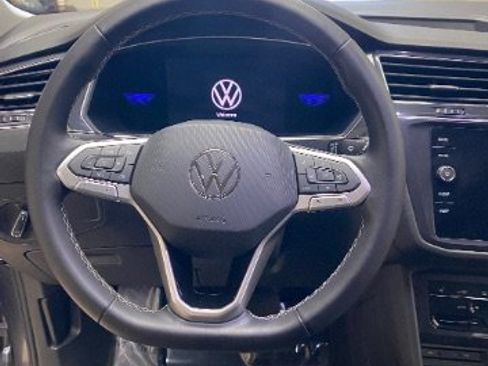 Used 2023 Volkswagen Tiguan SE FWD image 22