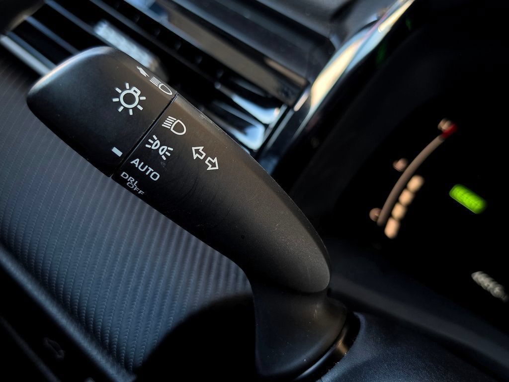 Used 2025 Toyota Camry SE FWD image 24