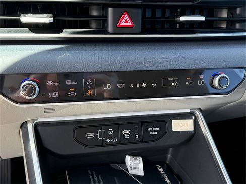 New 2026 Kia Carnival EX image 25