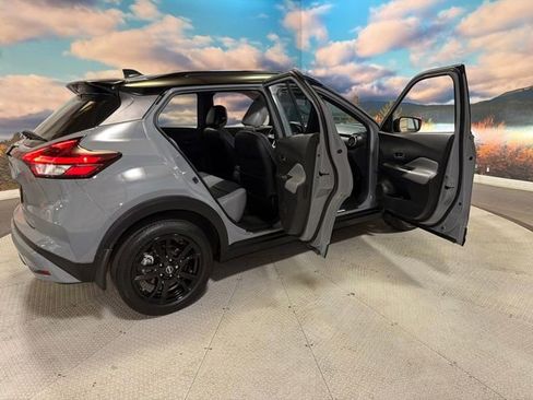 Used 2022 Nissan Kicks SR w/ Premium Package FWD image 39