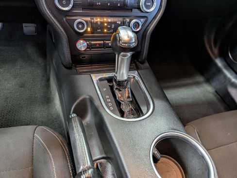 Used 2018 Ford Mustang Coupe image 17