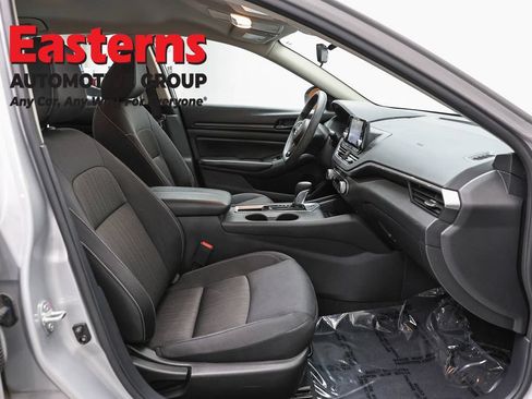 Used 2024 Nissan Altima 2.5 S FWD image 23
