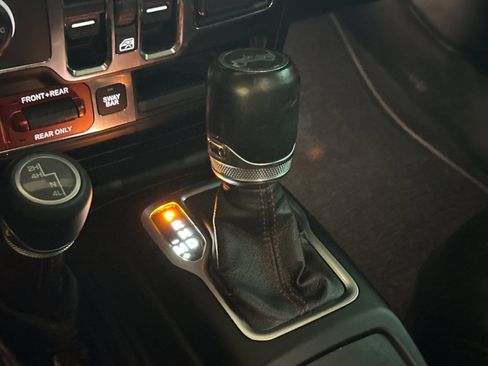 Used 2018 Jeep Wrangler Unlimited Rubicon image 21