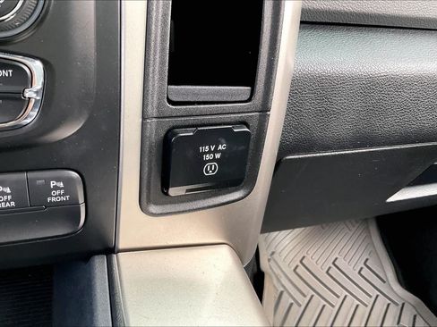 Used 2017 RAM 1500 Lone Star RWD image 31