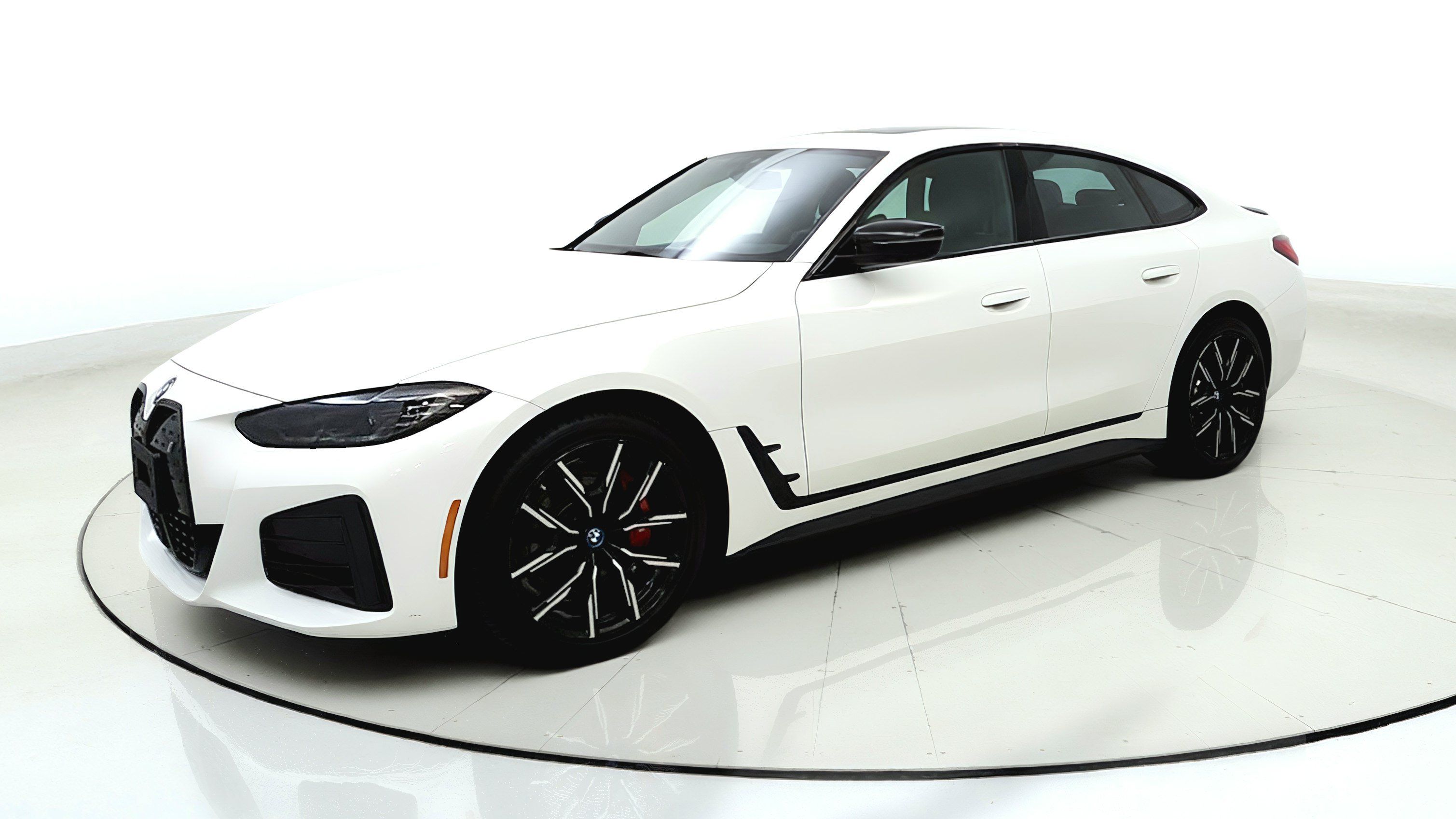 Used 2023 BMW i4 eDrive40 w/ M Sport Package RWD image 3