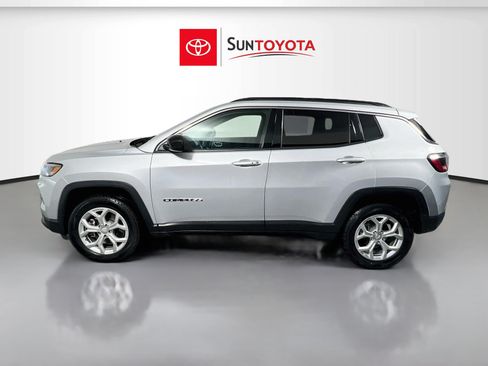 Used 2024 Jeep Compass Latitude AWD/4WD image 7