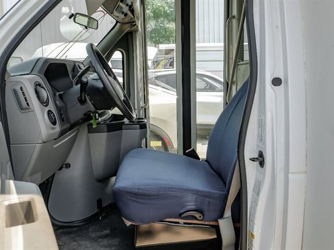 Used 2014 Ford E-350 and Econoline 350 Super Duty image 4