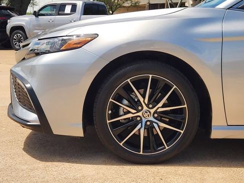 Used 2024 Toyota Camry SE FWD image 5