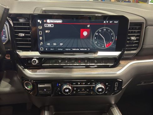 New 2025 GMC Sierra 2500 SLT w/ SLT Convenience Package image 32