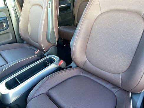 New 2025 Volkswagen ID. Buzz Pro S image 15