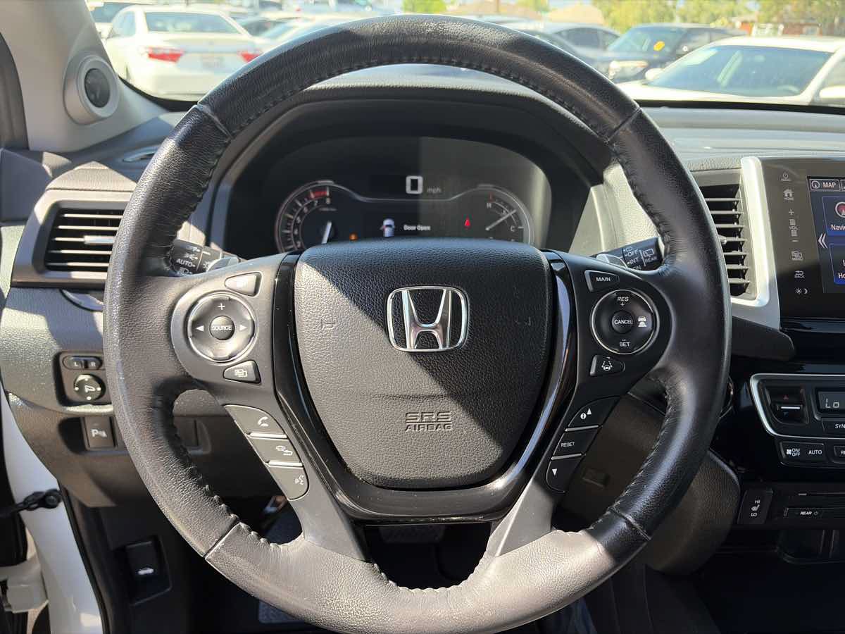 Used 2018 Honda Pilot Touring image 40