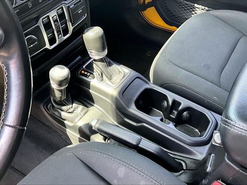 Used 2019 Jeep Wrangler Unlimited Sahara AWD/4WD image 16