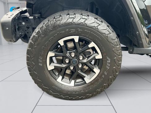 Used 2024 Jeep Wrangler Unlimited Rubicon 4xe AWD/4WD image 10