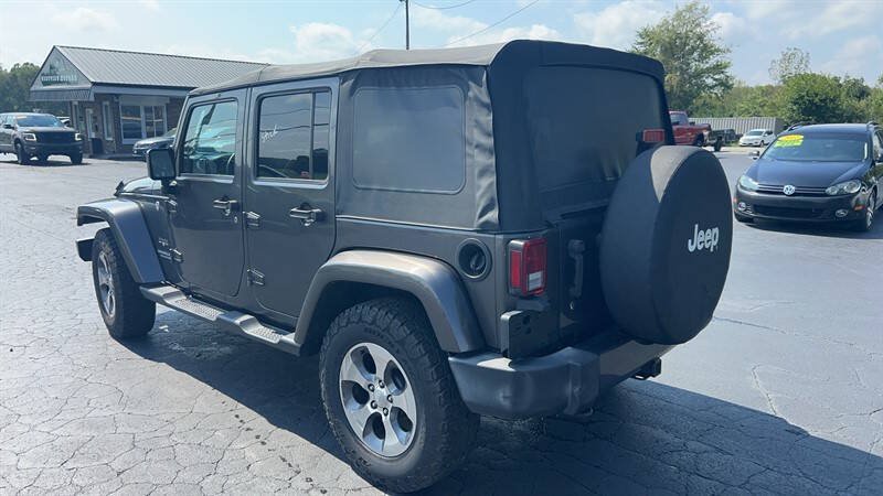 Used 2017 Jeep Wrangler Unlimited Sahara w/ Connectivity Group AWD/4WD image 6