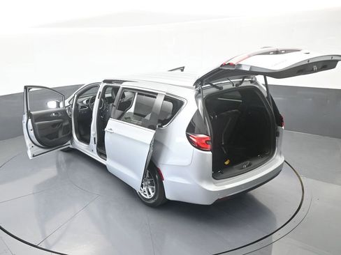 New 2026 Chrysler Pacifica Select image 64