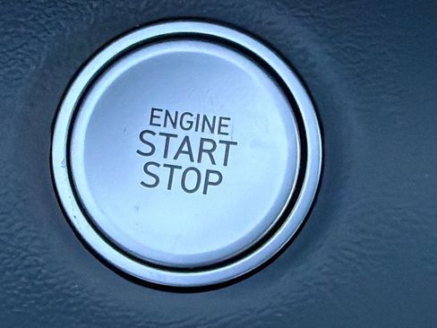 Used 2025 Hyundai Elantra Sport image 31