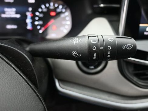 Used 2025 Jeep Compass Limited image 28