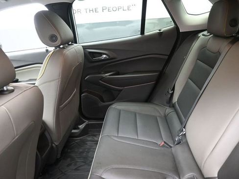 Used 2025 Chevrolet Trax ACTIV w/ Driver Confidence Package image 22