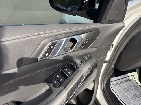 Used 2023 BMW X5 xDrive40i w/ Premium Package image 18