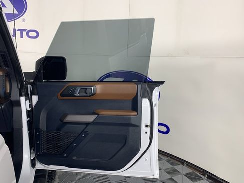 Used 2023 Ford Bronco Outer Banks w/ Sasquatch Package image 39