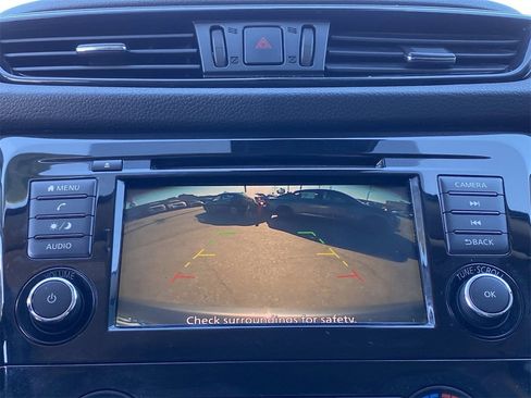 Used 2020 Nissan Rogue Sport S image 22